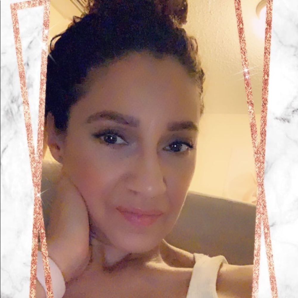 Meet your Posher, Lisa